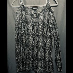 🌺 Lane Bryant Cold Shoulder Top 🌺